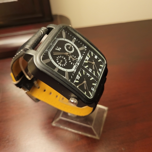 New Men's Black V6 Triple Time Zone Fashion Watch - Picture 3 of 3